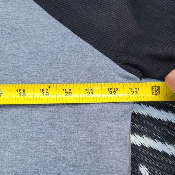 2/$20 Torrid Santa Believe Raglan Tee Size? - Picture 5 of 9